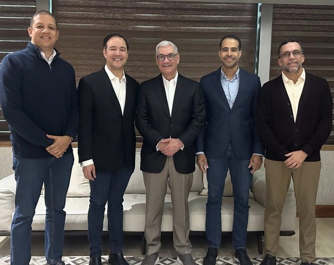 Con foto junto a altos dirigentes del PLD, José Dantés llama a la unidad y solidaridad nacional ante amenaza de tormenta