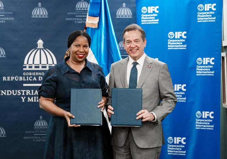 MICM e IFC firman acuerdo para impulsar inversión extranjera sostenible en sectores de alto valor agregado