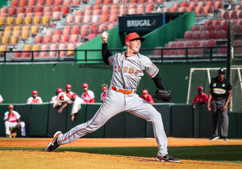 Toros triunfan guiado por Celestino y Sánchez; Leones pierte cuarto partido