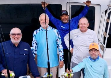 Costa y Viyella conducen equipo ‘Ahora vemos’ al primer lugar en pesca Marlin Azul