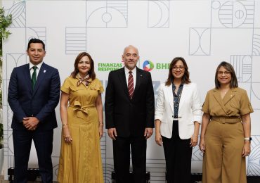 BHD lanza programa Finanzas Plateadas