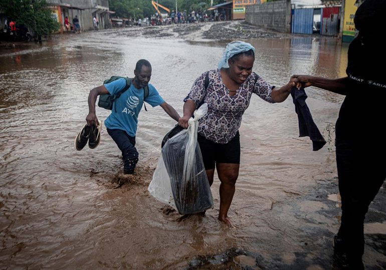 Video | La riada en Pétit-Goâve (Haití) a causa de Melissa sorprendió a la gente mientras dormía