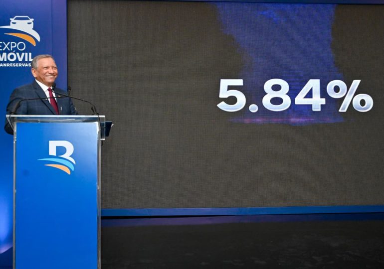 Leonardo Aguilera encabeza la inauguración de Expomóvil Banreservas 2025 con tasas de interés desde 5.84%