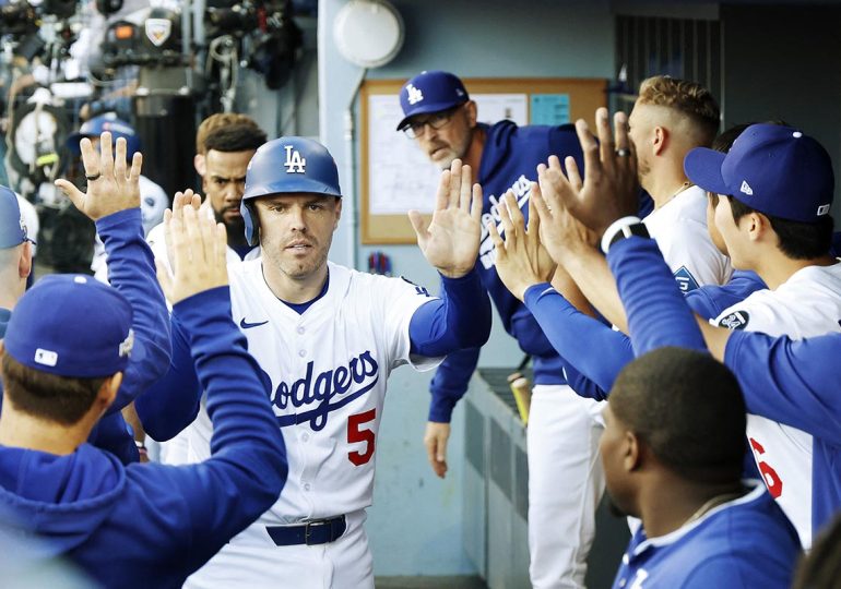 Los Dodgers vencen a los Cerveceros y quedan a un paso de la Serie Mundial
