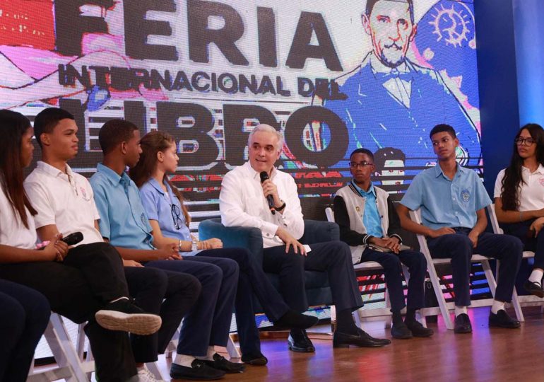 Video | Luis Miguel De Camps destaca el rol de la juventud en la construcción de ciudadanía durante diálogo en la Feria Internacional del Libro