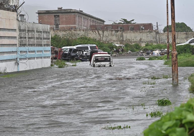 Melissa provoca daños en hospitales, viviendas y deja carreteras inundadas en Jamaica