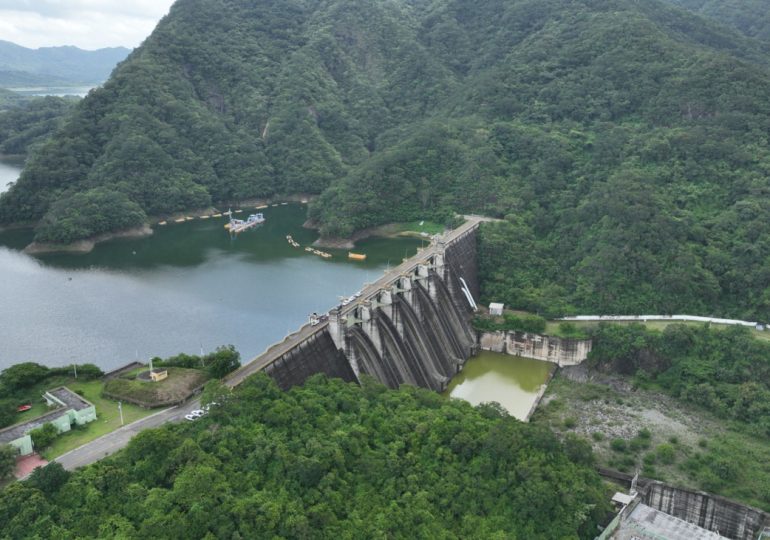 Monitorean presas de Sabaneta, Monción, Cabera y Valdesia por lluvias de la tormenta Melissa