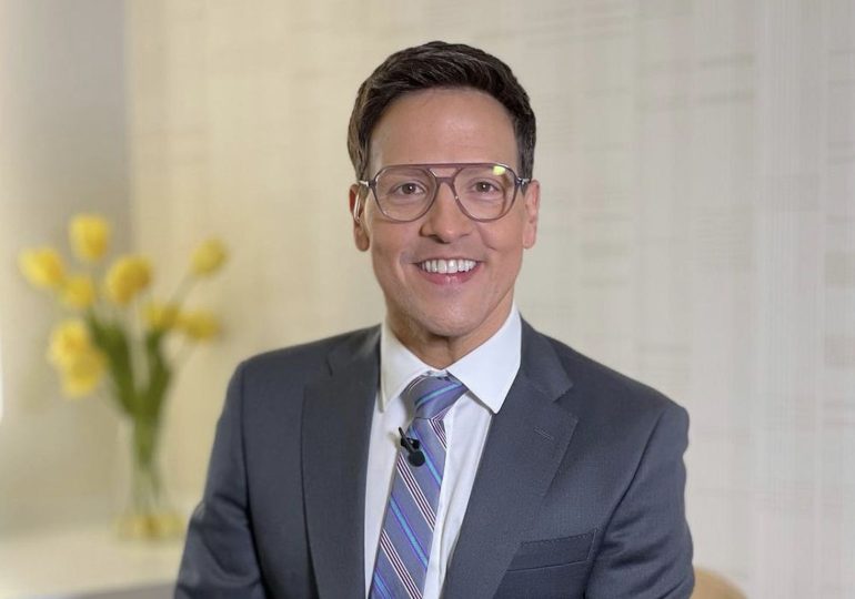 Presentador Raúl González revela que es gay: "Hoy me libero"