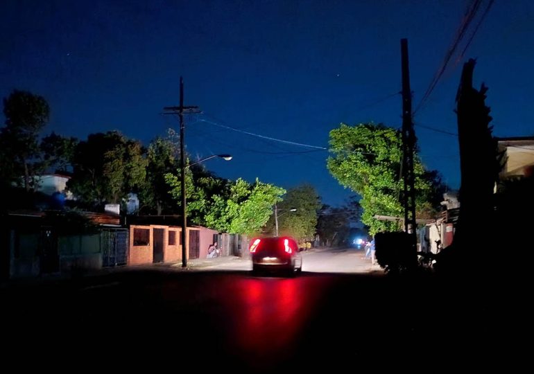 Restablecen el sistema eléctrico nacional en Cuba tras una caída parcial