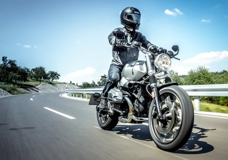 Tres dominicanos completan histórica vuelta a la isla en motocicleta en 21 horas