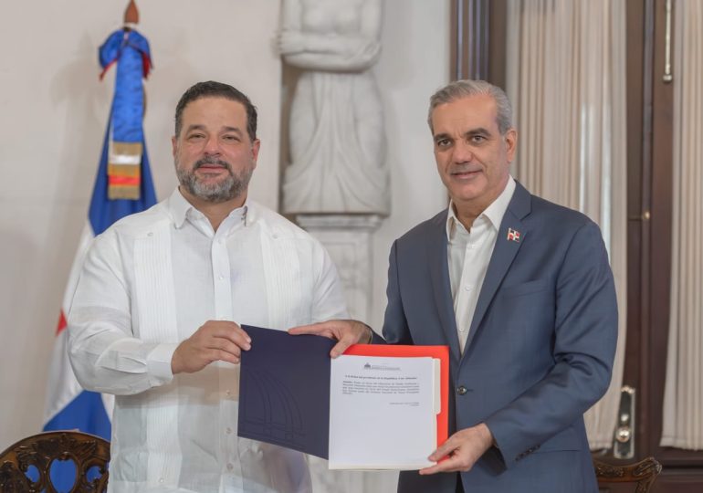 Medio Ambiente liderará proceso histórico de titulación en áreas protegidas para reforzar su conservación