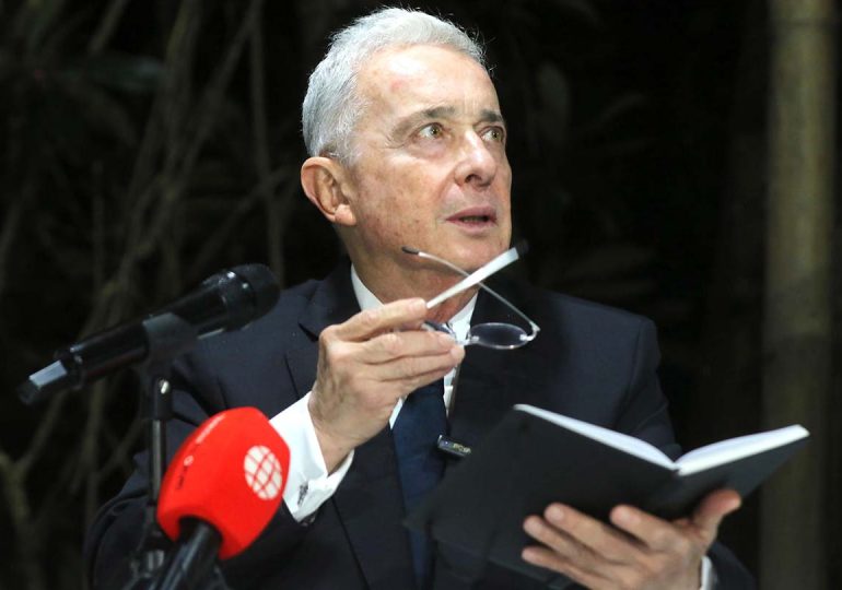 Video | Uribe celebra su absolución y afirma que la Justicia está "por encima de la política"