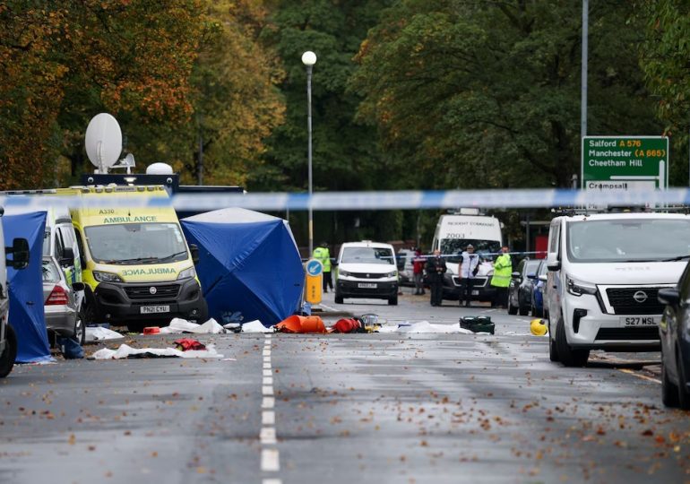 Disparos policiales causaron una de las muertes en atentado a sinagoga en Inglaterra
