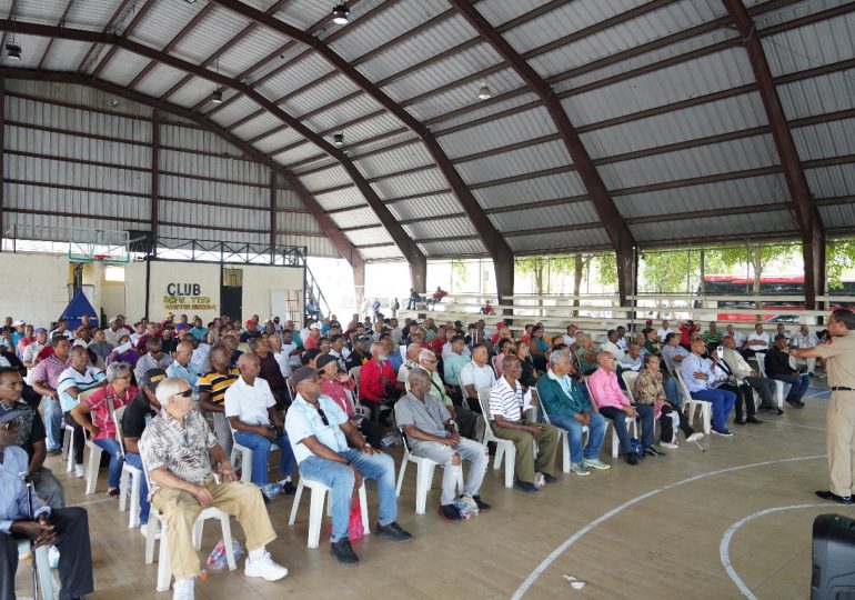 Ministerio de Defensa realiza jornada social para militares retirados en Sabana Perdida