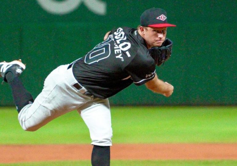 Leones del Escogido consiguen primera victoria de la temporada