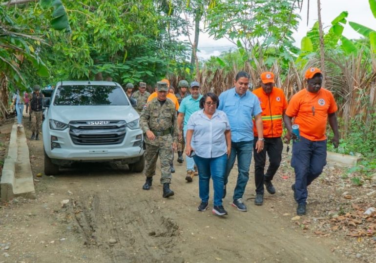 El Senador Moisés Ayala lidera acciones preventivas en Barahona ante el paso de la tormenta Melissa