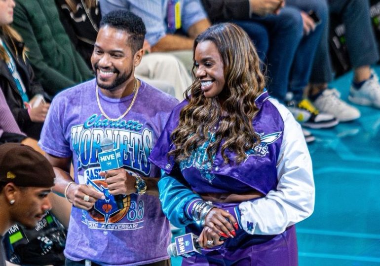 Joel Silverio se consolida en la NBA como animador de los Hornets y lleva en alto bandera dominicana