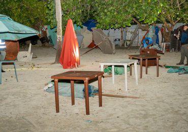 Alcaldía de Boca Chica realiza operativo de recuperación de espacios públicos en la playa