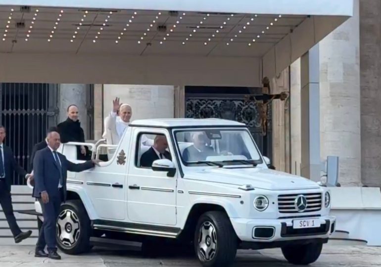 Video: Carmen Villalobos cumple el sueño de su madre al asistir a la Audiencia Papal en el Vaticano