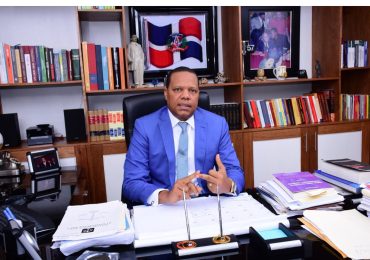 Eddy Alcántara dice PLD y FP padecen del “síndrome de oposicionista desafiante”