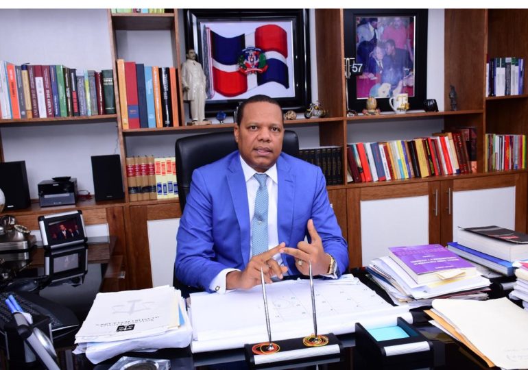 Eddy Alcántara dice PLD y FP padecen del “síndrome de oposicionista desafiante”