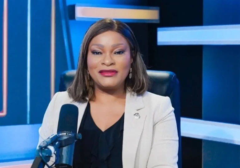 Altagracia de los Santos, la diputada y pastora, habla de fe, dinero y los prejuicios de la política en Capicúa con Varsovia