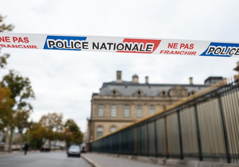 El Louvre se va a quedar cerrado este lunes tras el robo de las joyas