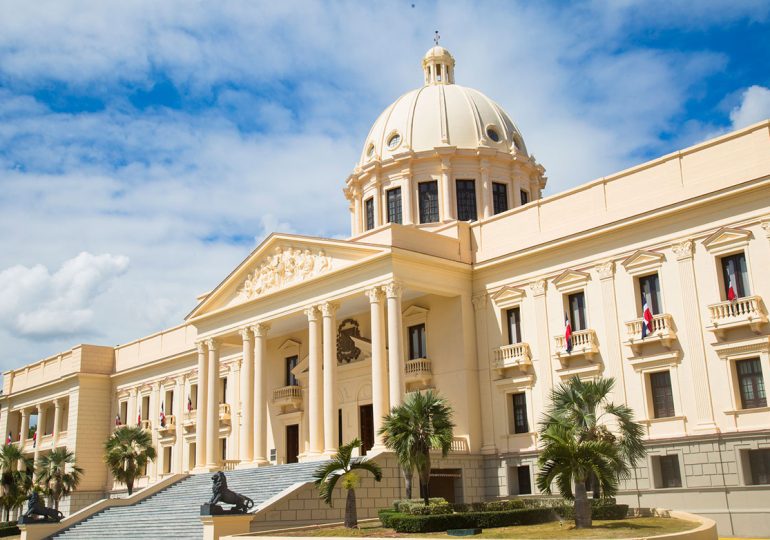 Gobierno desmiente eliminación del combustible subsidiado para transportistas