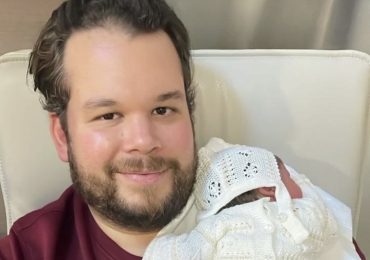 El diputado Orlando Jorge y Monika Valverde dan la bienvenida a su segundo hijo