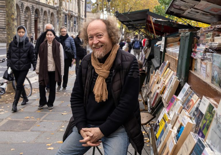 Los 'bouquinistes' de París cumplen 475 años: "Seremos los últimos pequeños libreros"