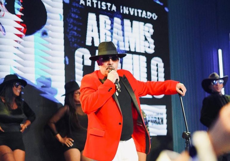 Aramis Camilo enciende la Navidad en La Mansión de Luinny: una noche de merengue, estrenos musicales y celebración