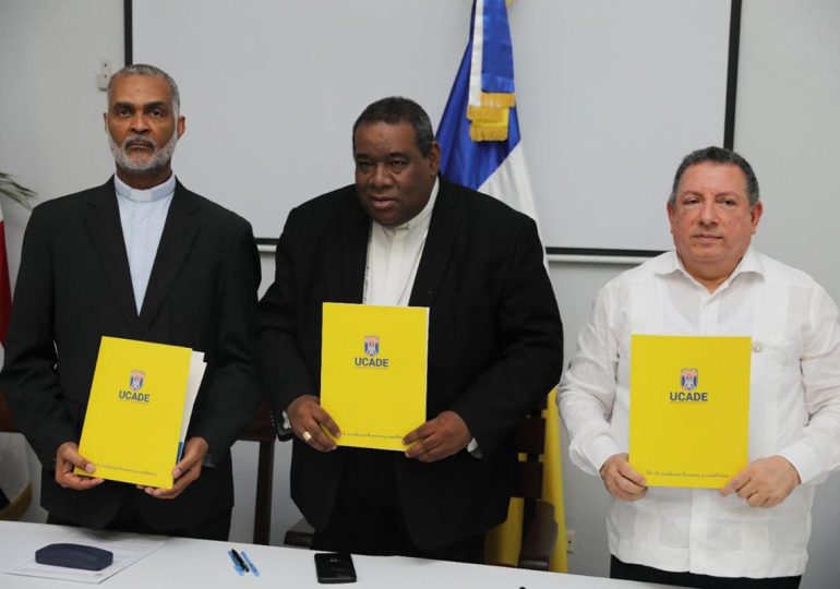 COOPNAMA y UCADE firman acuerdo interinstitucional