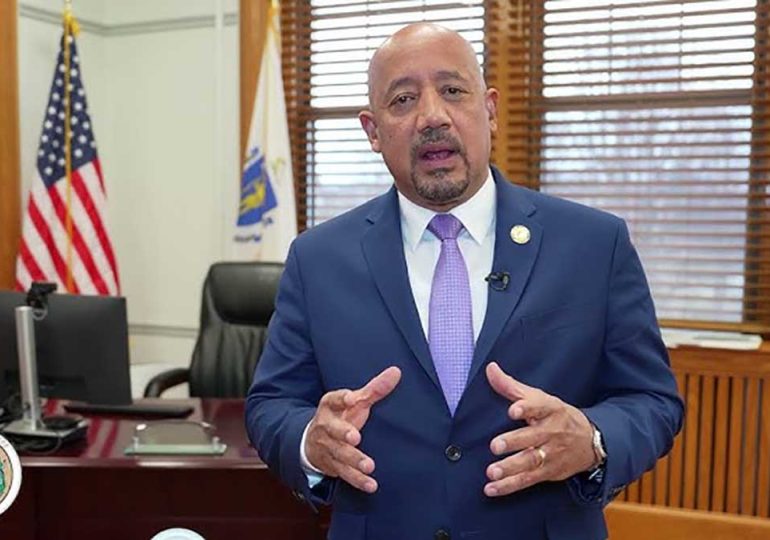 Ciudad de Lawrence se prepara para reelegir a Brian DePeña como alcalde