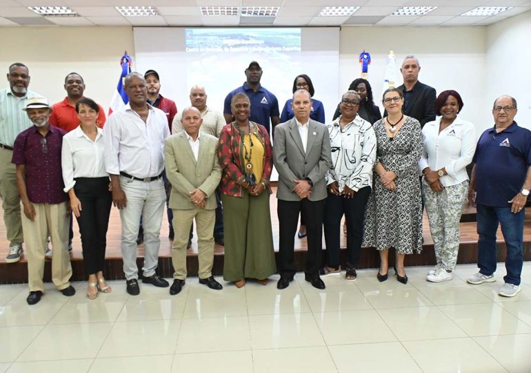 Comitiva de Guadalupe presenta facilidades Centro Alto Rendimiento al COD