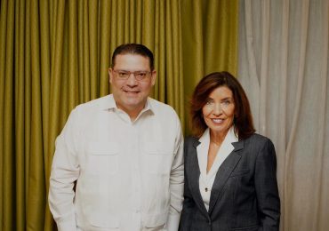 Director de Aduanas Yayo Sanz Lovatón se reúne con la gobernadora de Nueva York para fortalecer vínculos comerciales con República Dominicana