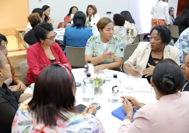 Defensor del Pueblo promueve buenas prácticas en materia de género