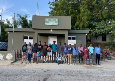 Video | Detienen a 15 haitianos indocumentados en zona rural de Dajabón
