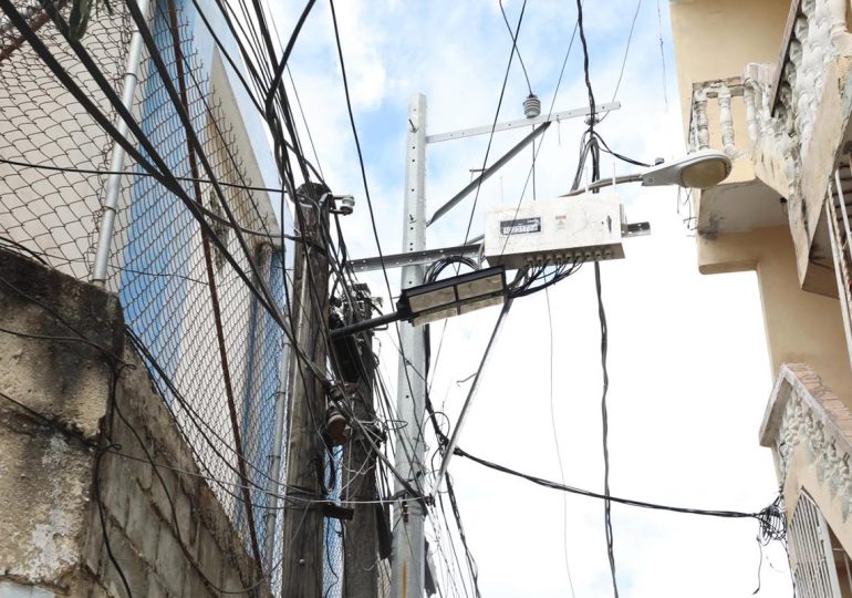 Edeeste inicia proyecto de rehabilitación de redes para mejorar la calidad del servicio en el sector Capotillo