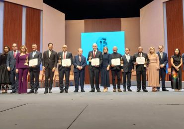 Video | Fundación Corripio reconoce los aportes y la trayectoria de cuatro destacadas personalidades y una institución