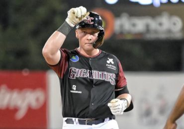 Holton decide con doblete en triunfo de los Gigantes sobre las Águilas