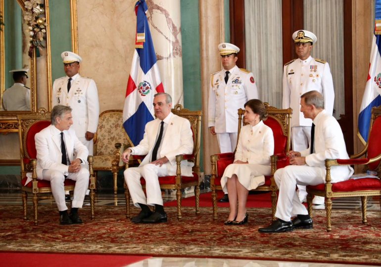 Presidente Abinader recibe siete nuevos embajadores y fortalece relaciones internacionales