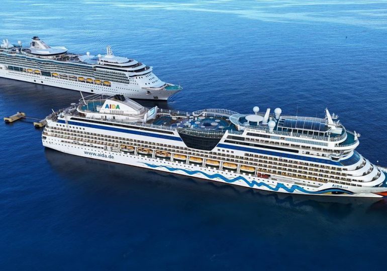 Presidente Abinader celebra llegada histórica de dos cruceros con 4,679 pasajeros a Pedernales