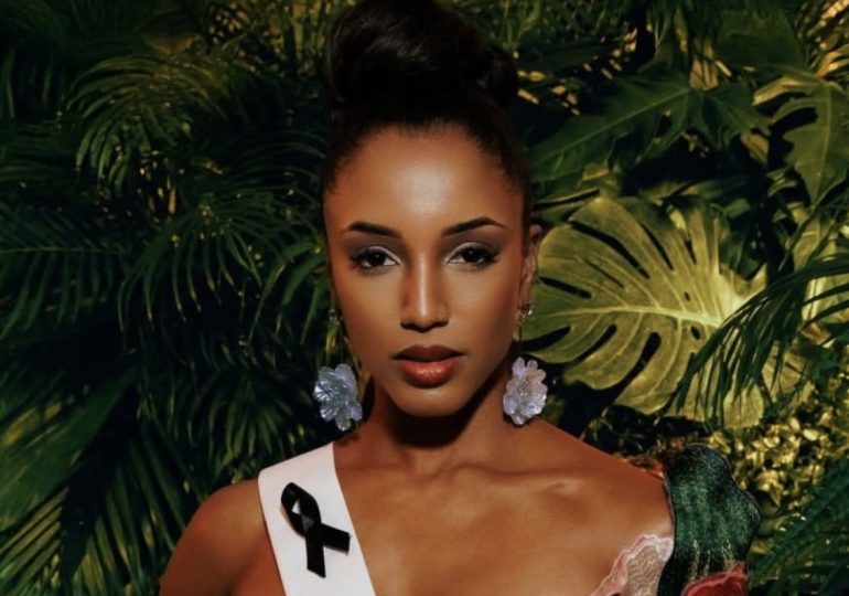 Miss Jamaica sigue bajo cuidado médico intensivo tras caída en Miss Universo 2025