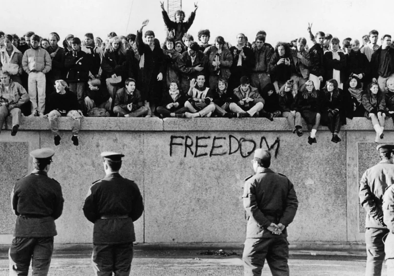 Efeméride internacional 1989: Se abre Muro de Berlín