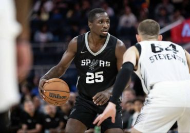 Dominicano David Jones-García brinda su mejor partido del año con los Spurs