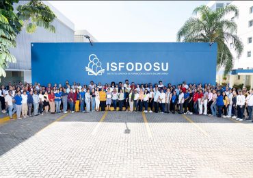 ISFODOSU es reconocido con medalla de plata en el Premio Nacional a la Calidad en el Sector Público 2025