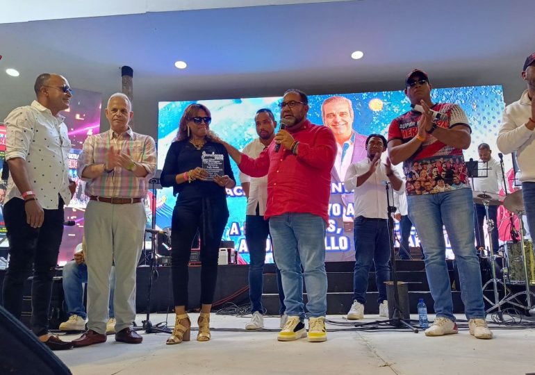 Senado reconoce al “Super Ultra Mega Merengazo” de Jarabacoa por su aporte invaluable al turismo