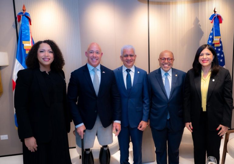 Congreso Nacional recibe delegación de congresistas estadounidenses