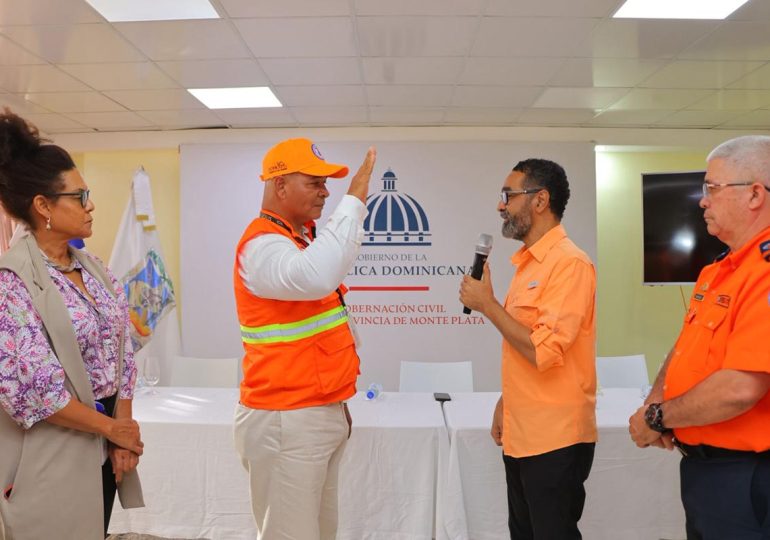 Juan Salas juramenta nuevo director de la Defensa Civil en Monte Plata