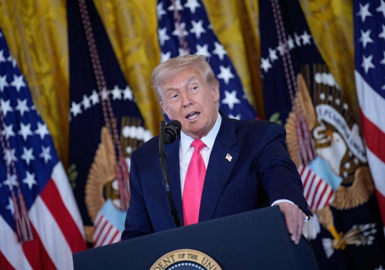 La BBC se disculpa ante Trump un día antes de que expire su ultimátum